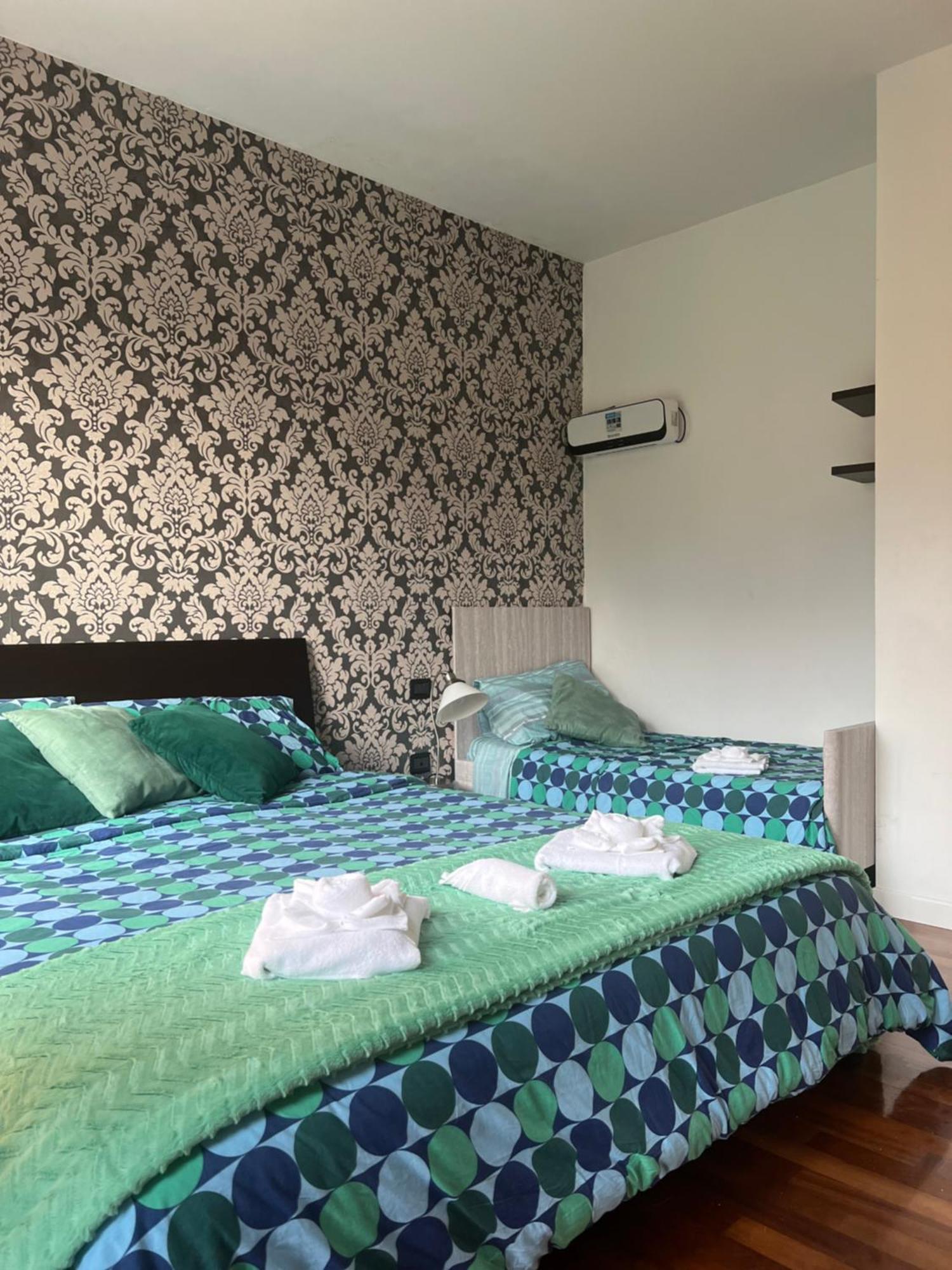B&B Resilienza - Camera Privata Con Bagno Lecco Exterior foto