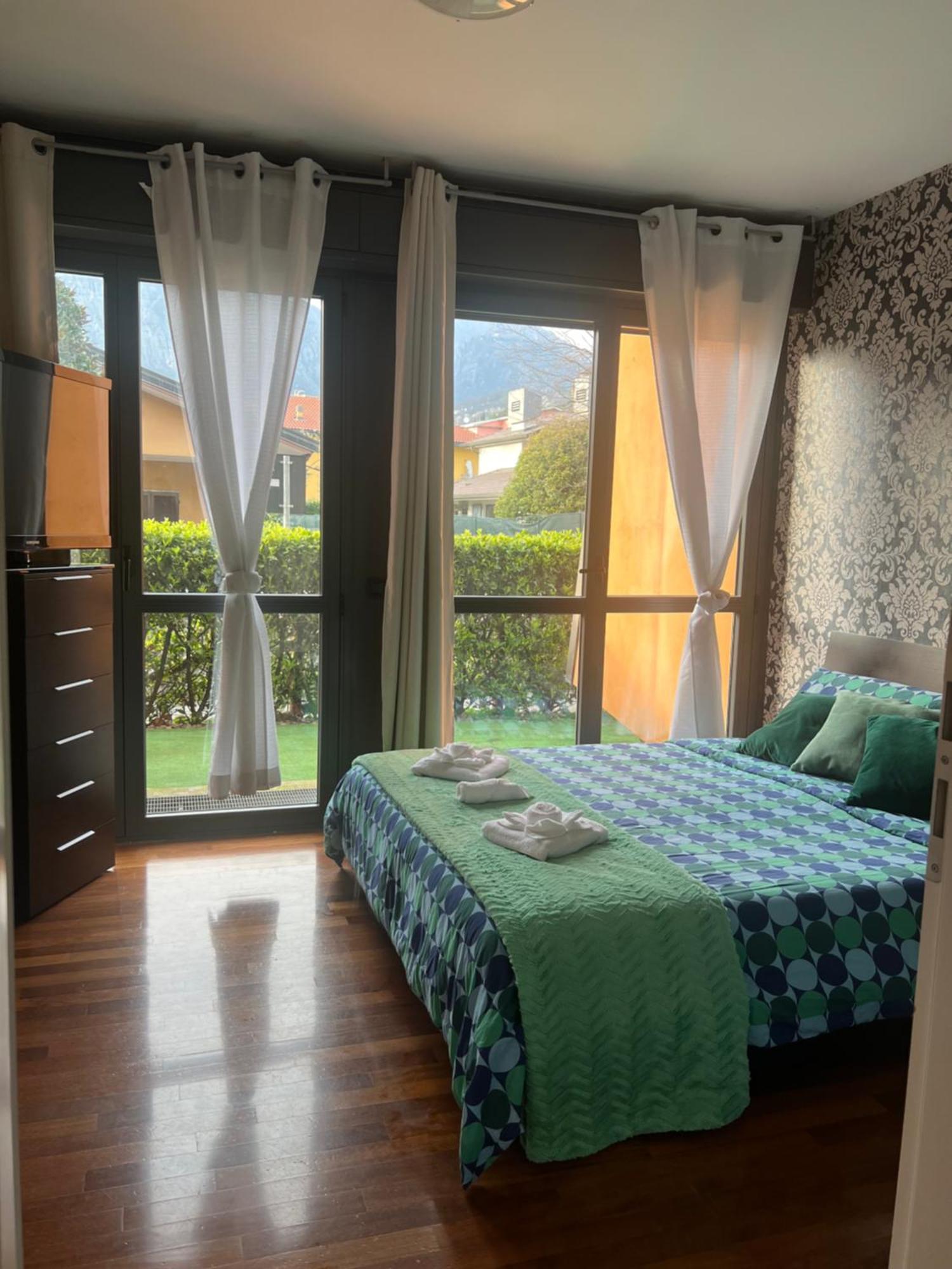 B&B Resilienza - Camera Privata Con Bagno Lecco Exterior foto